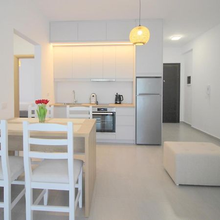 Blue Residence Sarande Bagian luar foto