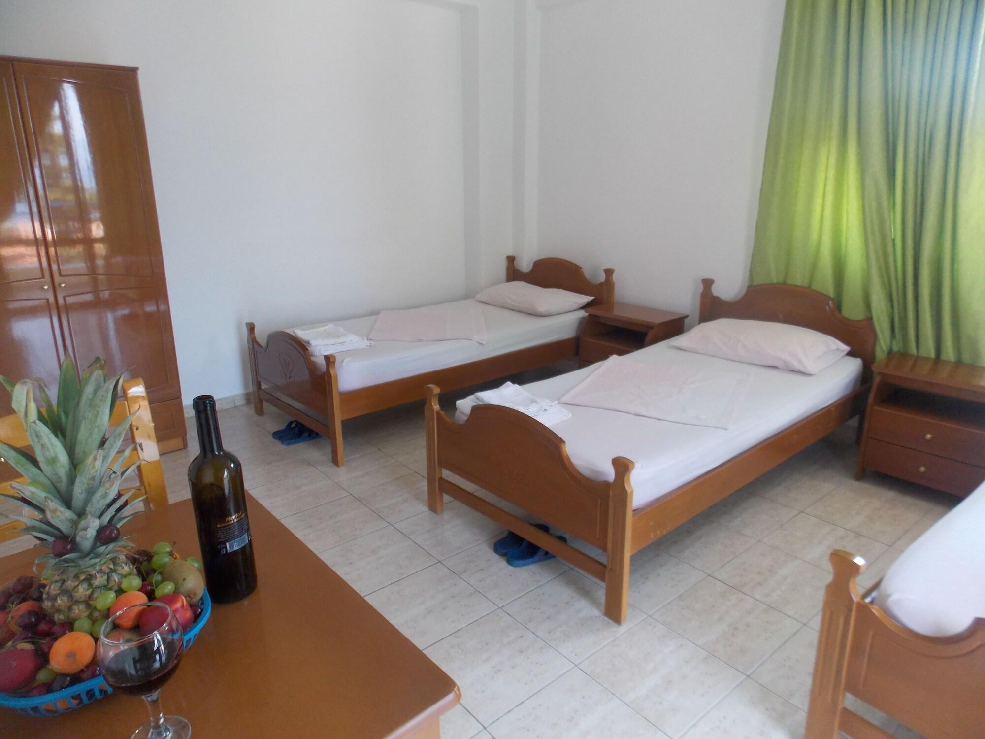 Blue Residence Sarande Bagian luar foto