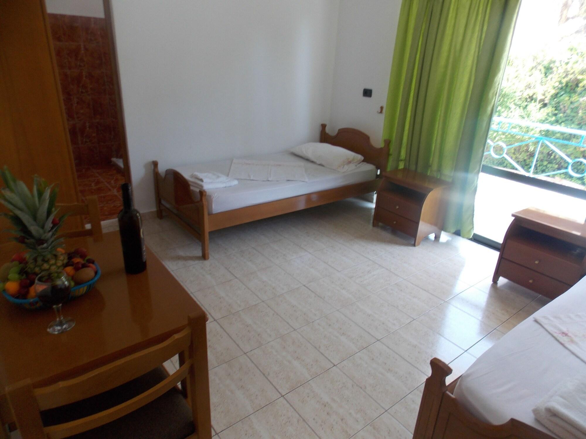 Blue Residence Sarande Bagian luar foto