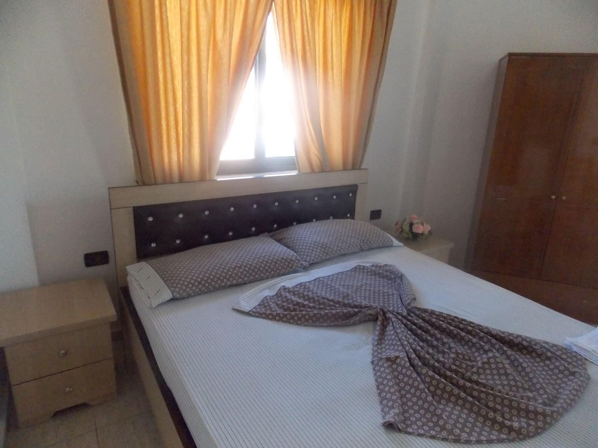Blue Residence Sarande Bagian luar foto