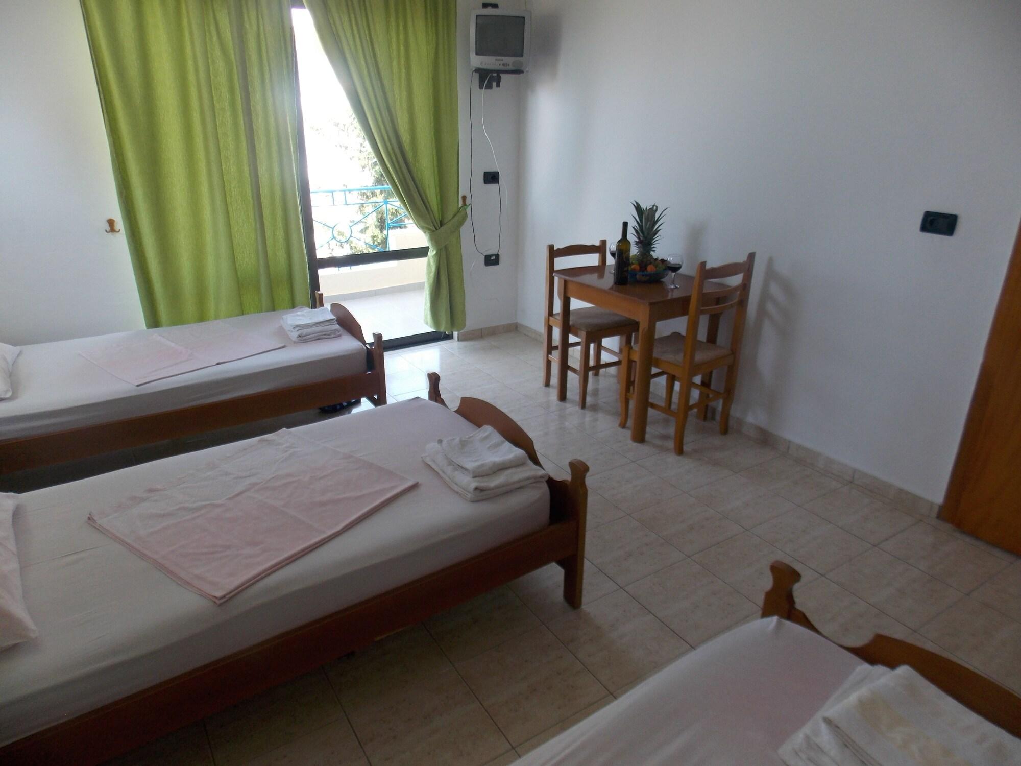 Blue Residence Sarande Bagian luar foto