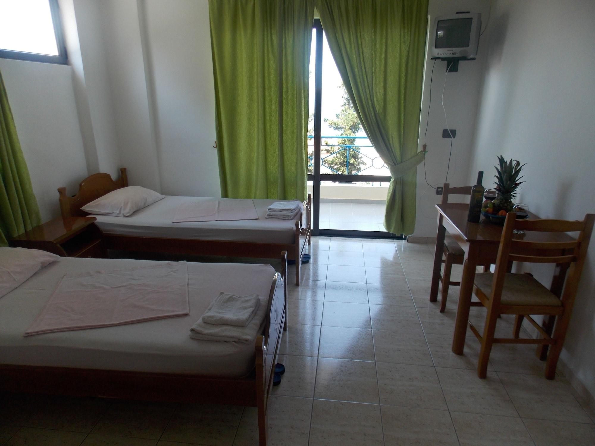 Blue Residence Sarande Bagian luar foto
