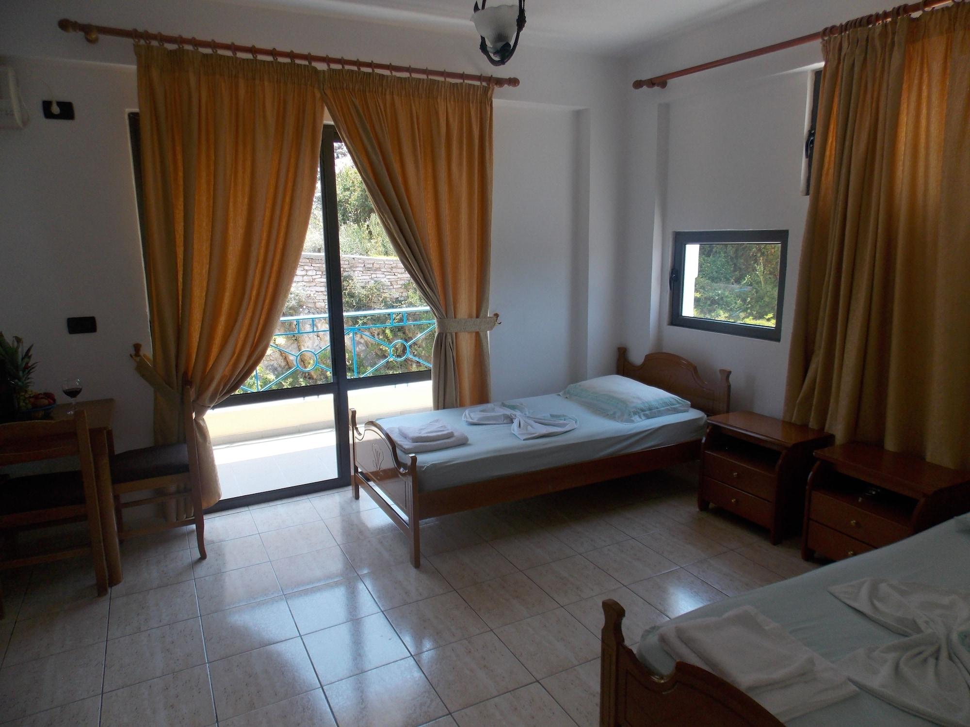 Blue Residence Sarande Bagian luar foto