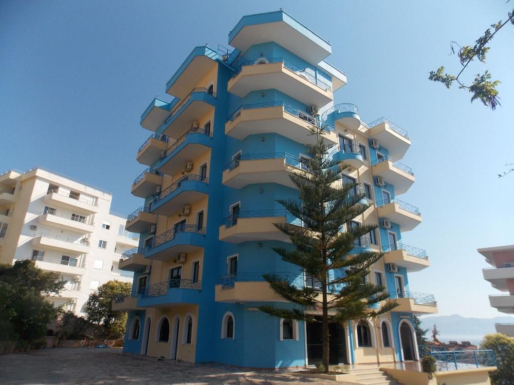Blue Residence Sarande Bagian luar foto