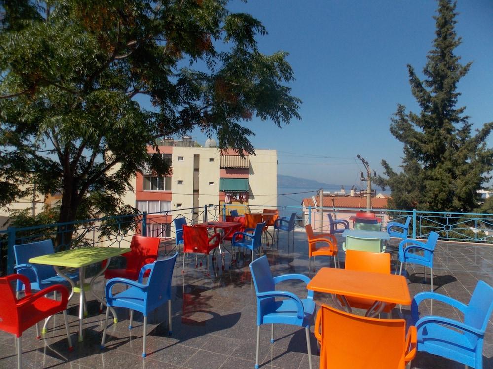 Blue Residence Sarande Bagian luar foto