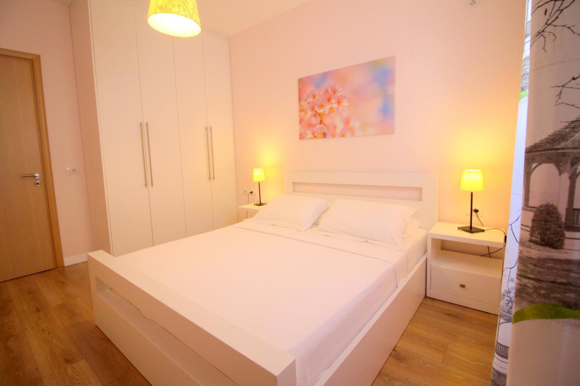 Blue Residence Sarande Bagian luar foto