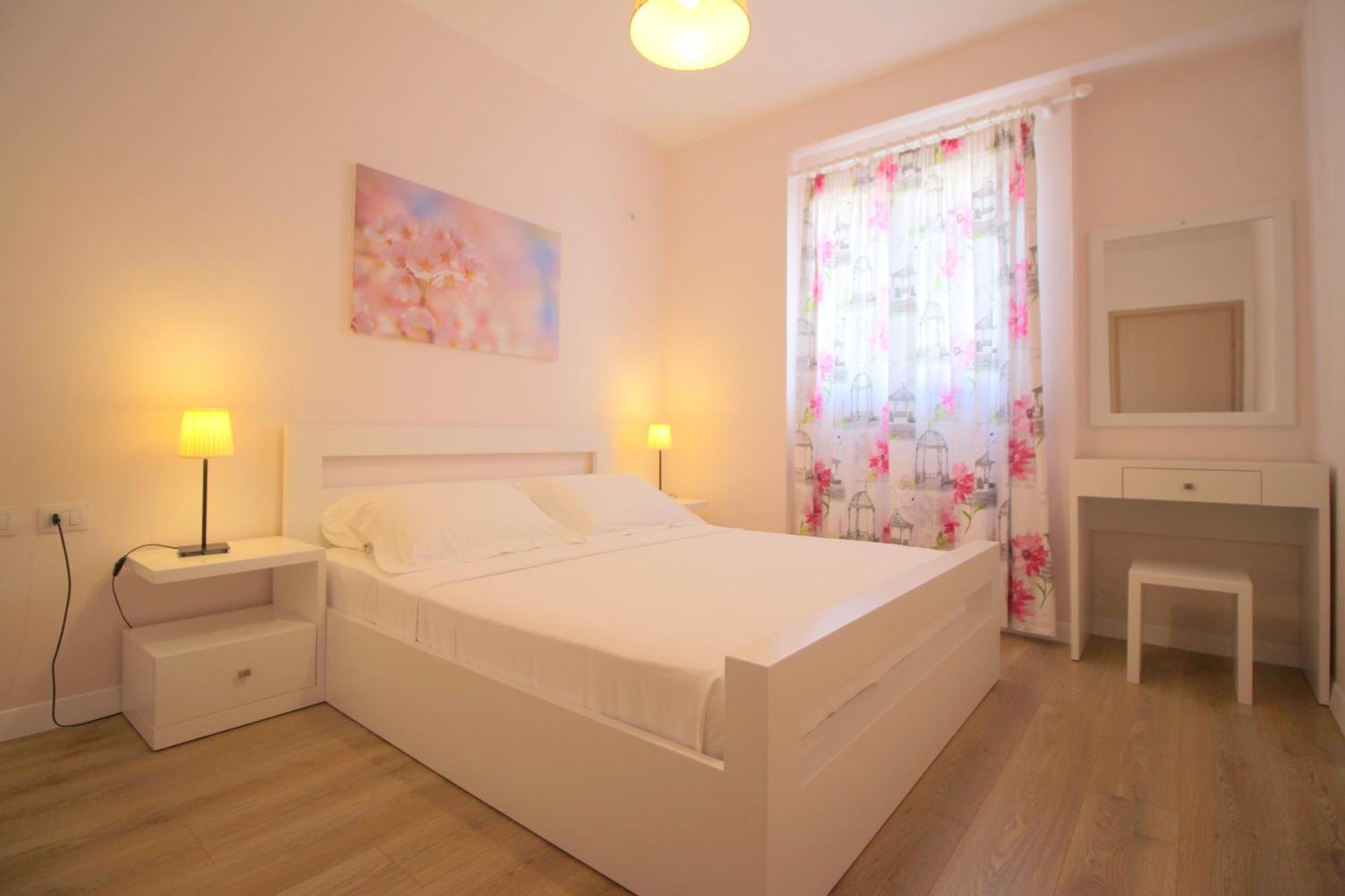 Blue Residence Sarande Bagian luar foto