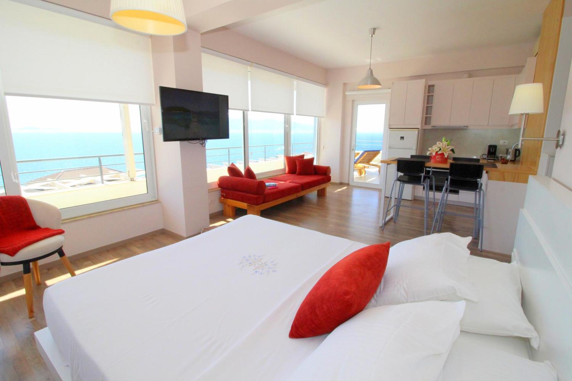 Blue Residence Sarande Bagian luar foto