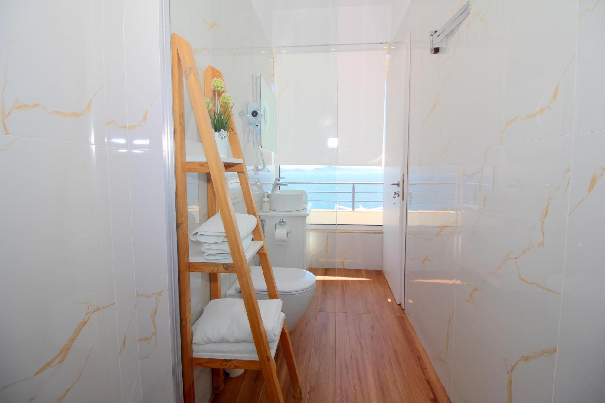 Blue Residence Sarande Bagian luar foto