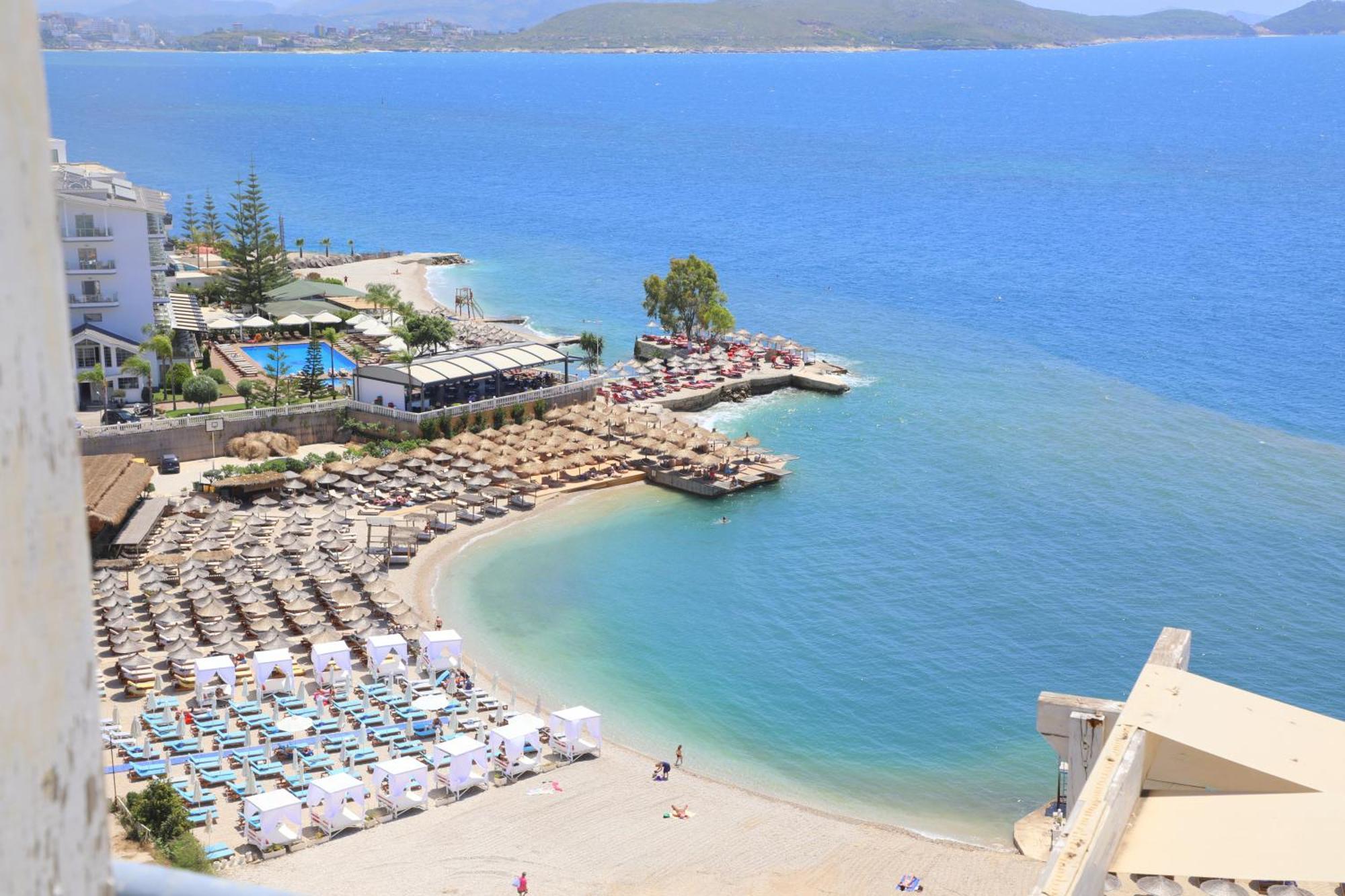 Blue Residence Sarande Bagian luar foto