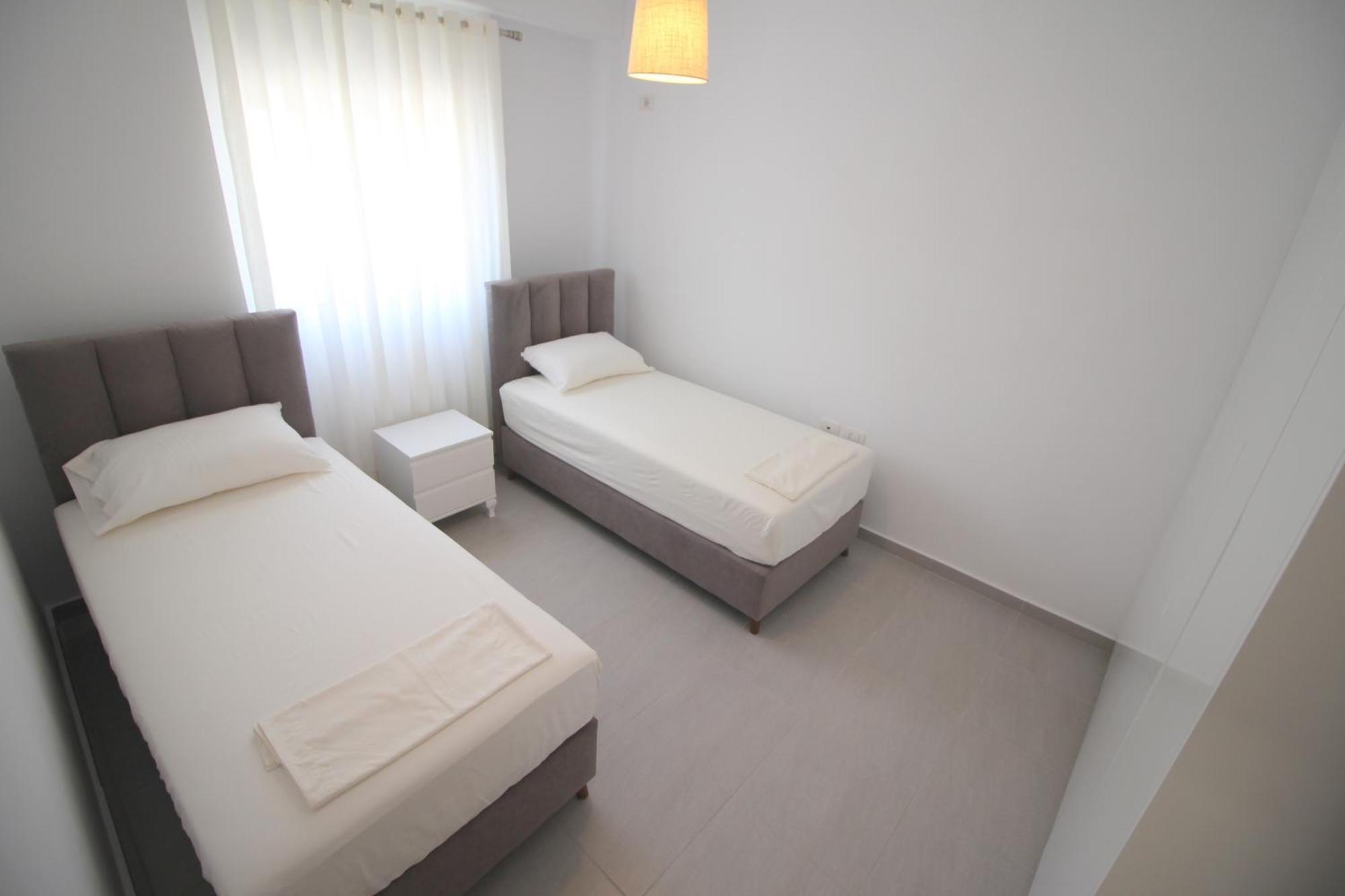 Blue Residence Sarande Bagian luar foto