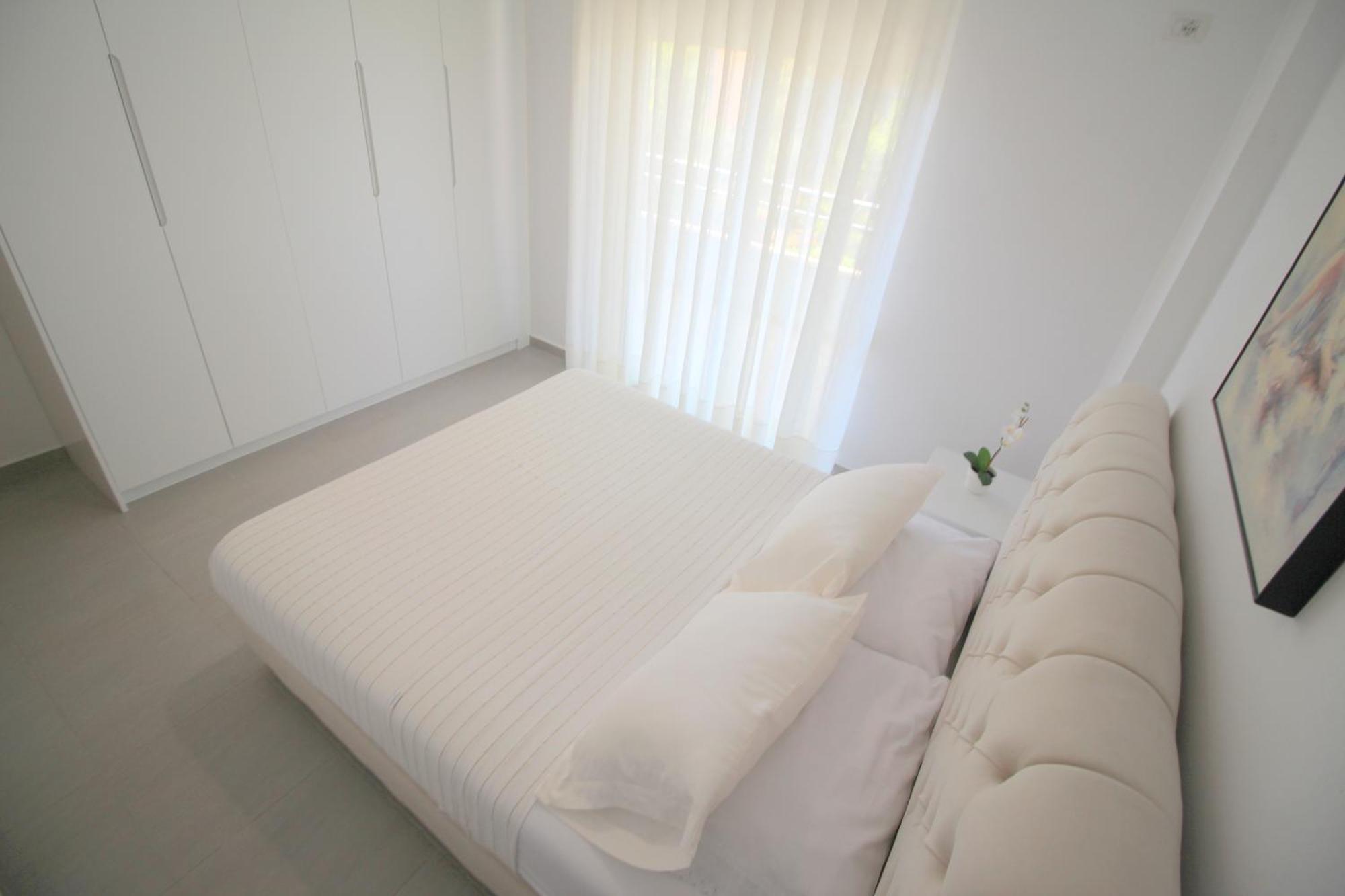 Blue Residence Sarande Bagian luar foto