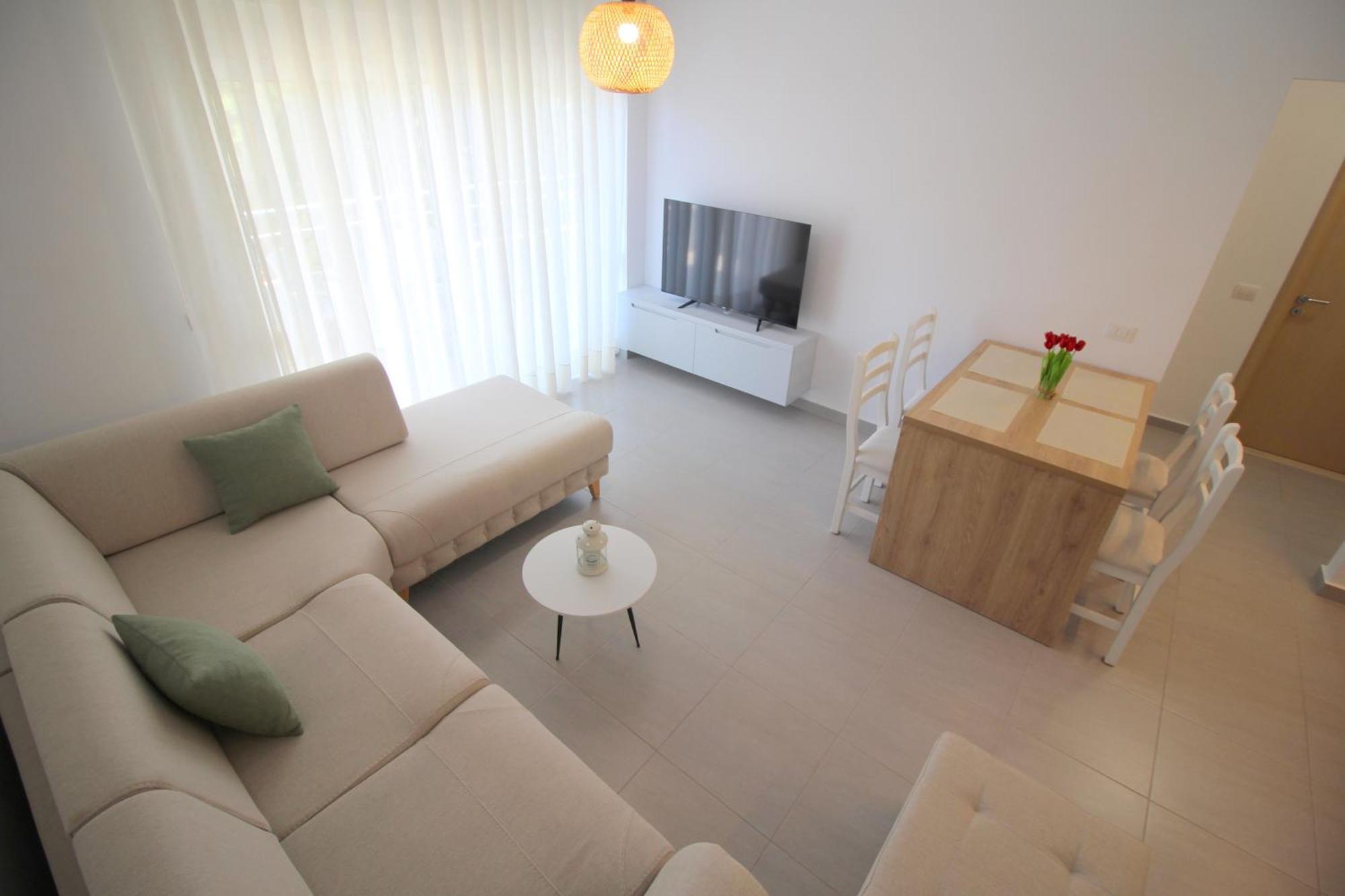 Blue Residence Sarande Bagian luar foto