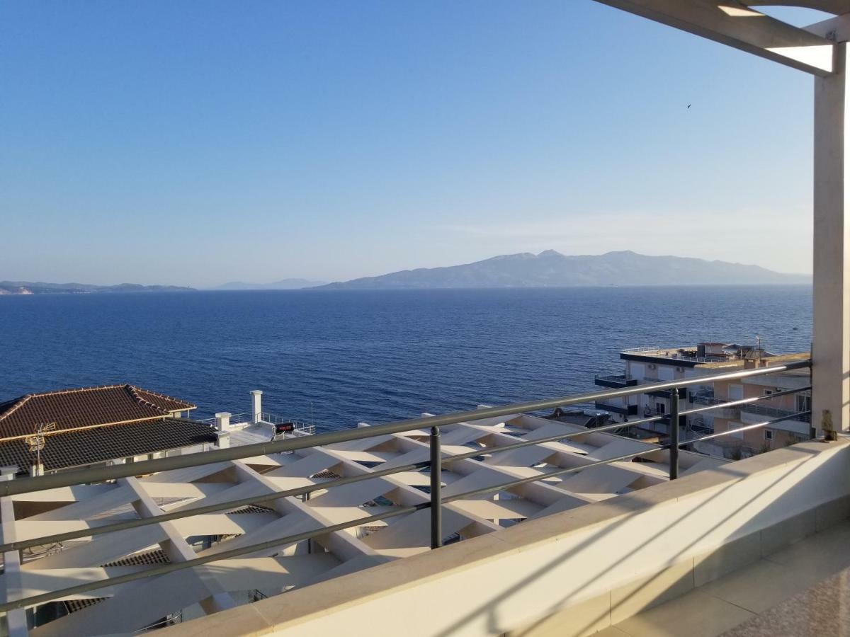 Blue Residence Sarande Bagian luar foto